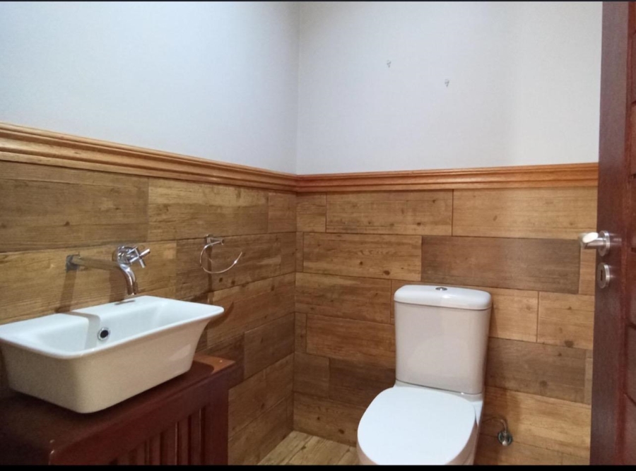 5 Bedroom Property for Sale in Xanadu Eco Park North West